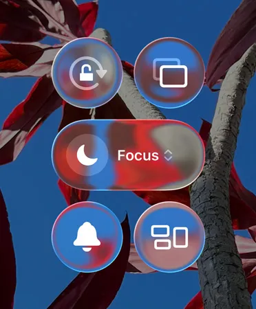 iPhone 17 iOS 26 Liquid Glass interface